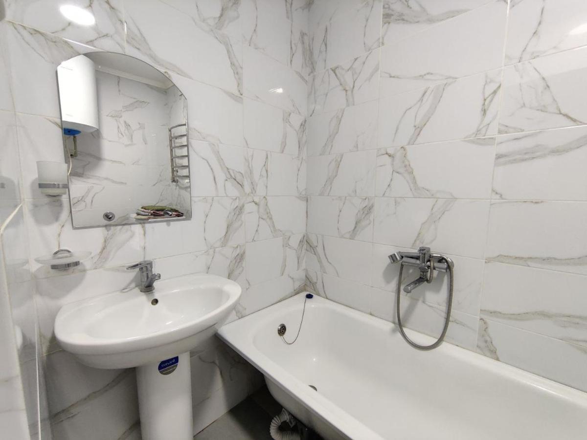 Яновского 1К Appartement Kropyvnytsky Buitenkant foto